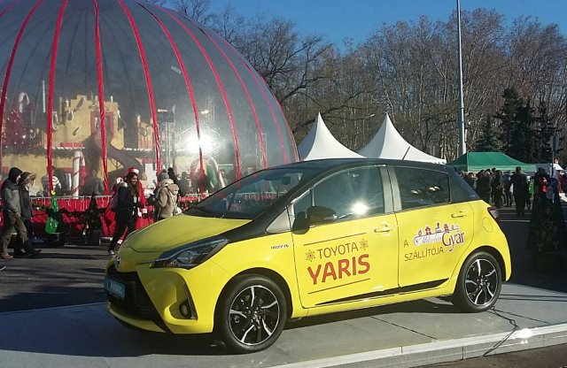 Decemberben a Mikulásgyárat is segíti a Toyota