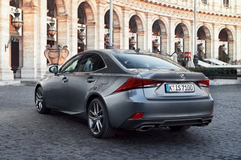 LEXUS IS