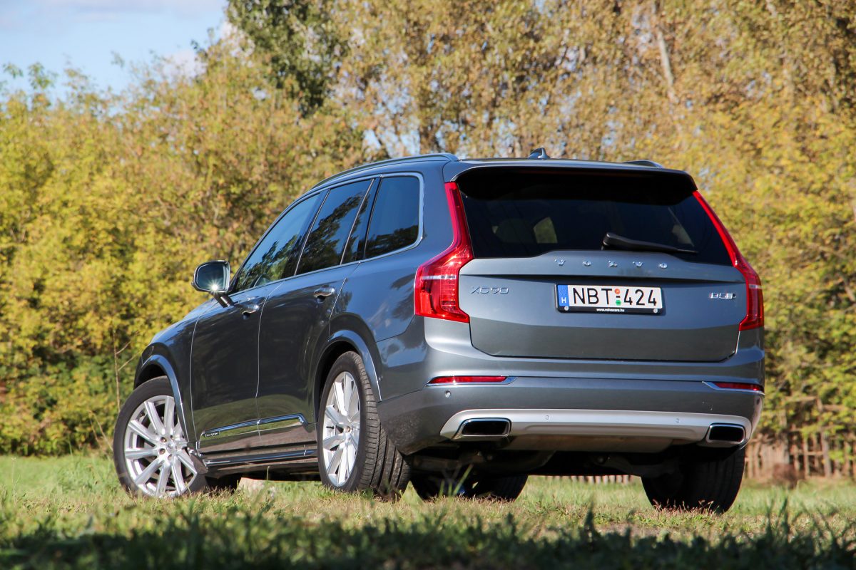 VOLVO XC90