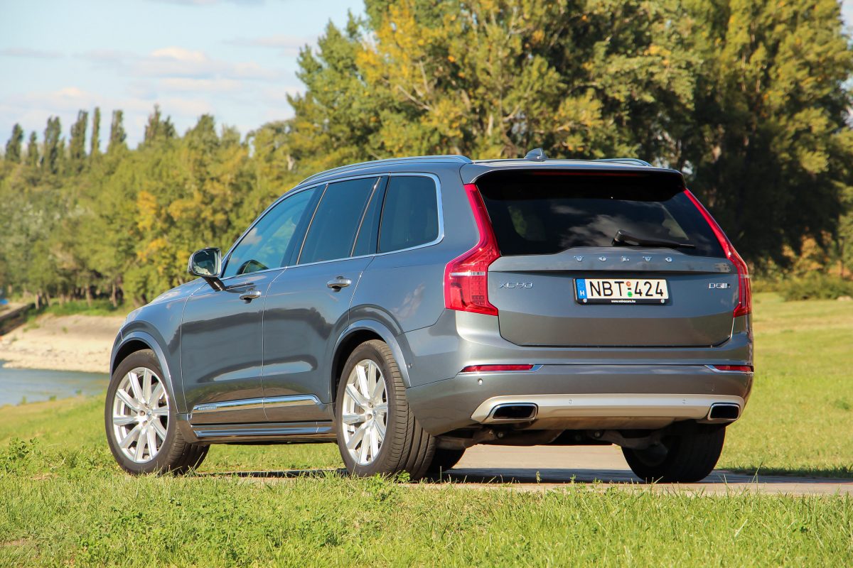 VOLVO XC90