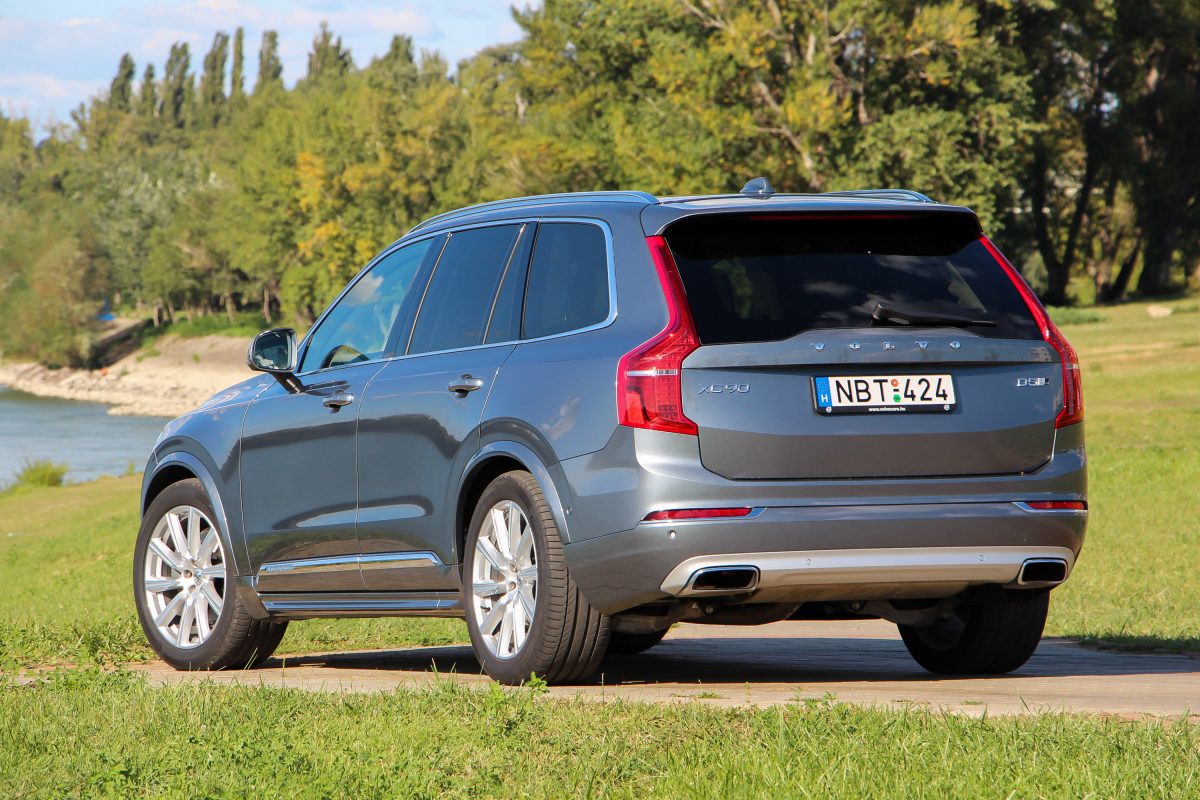 VOLVO XC90