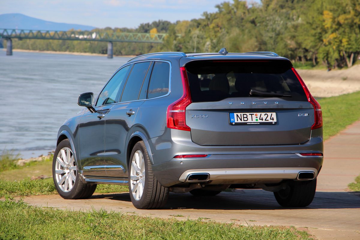 VOLVO XC90