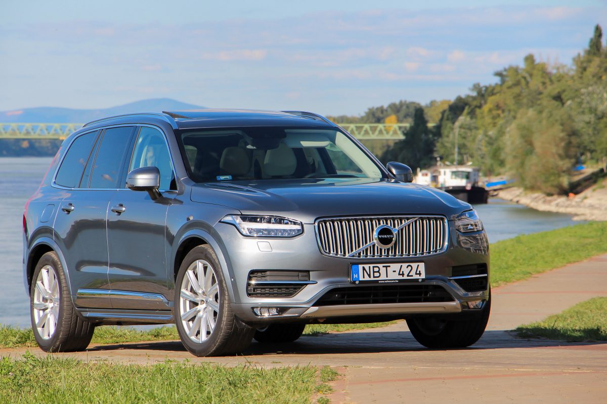 VOLVO XC90