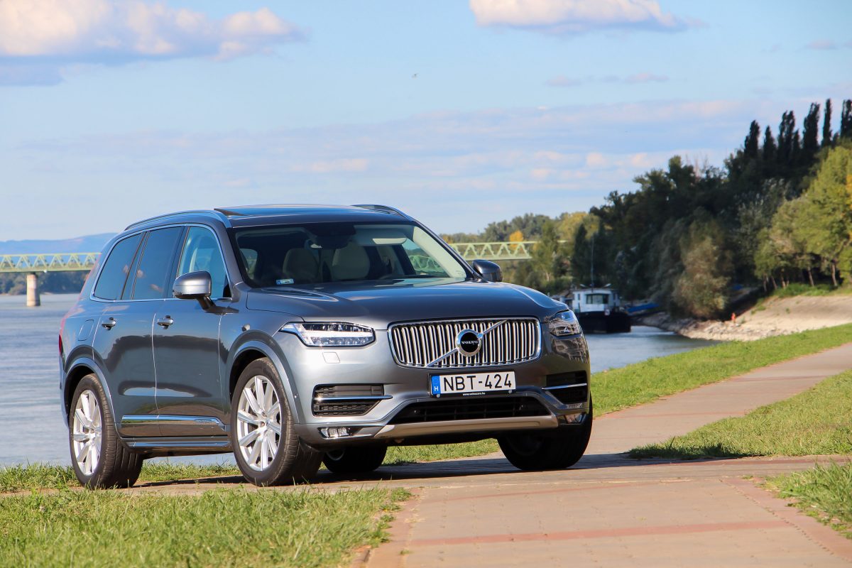 VOLVO XC90