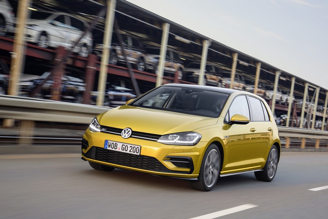 VOLKSWAGEN GOLF