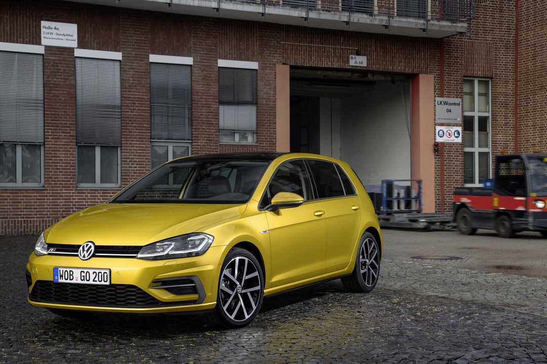 VOLKSWAGEN GOLF