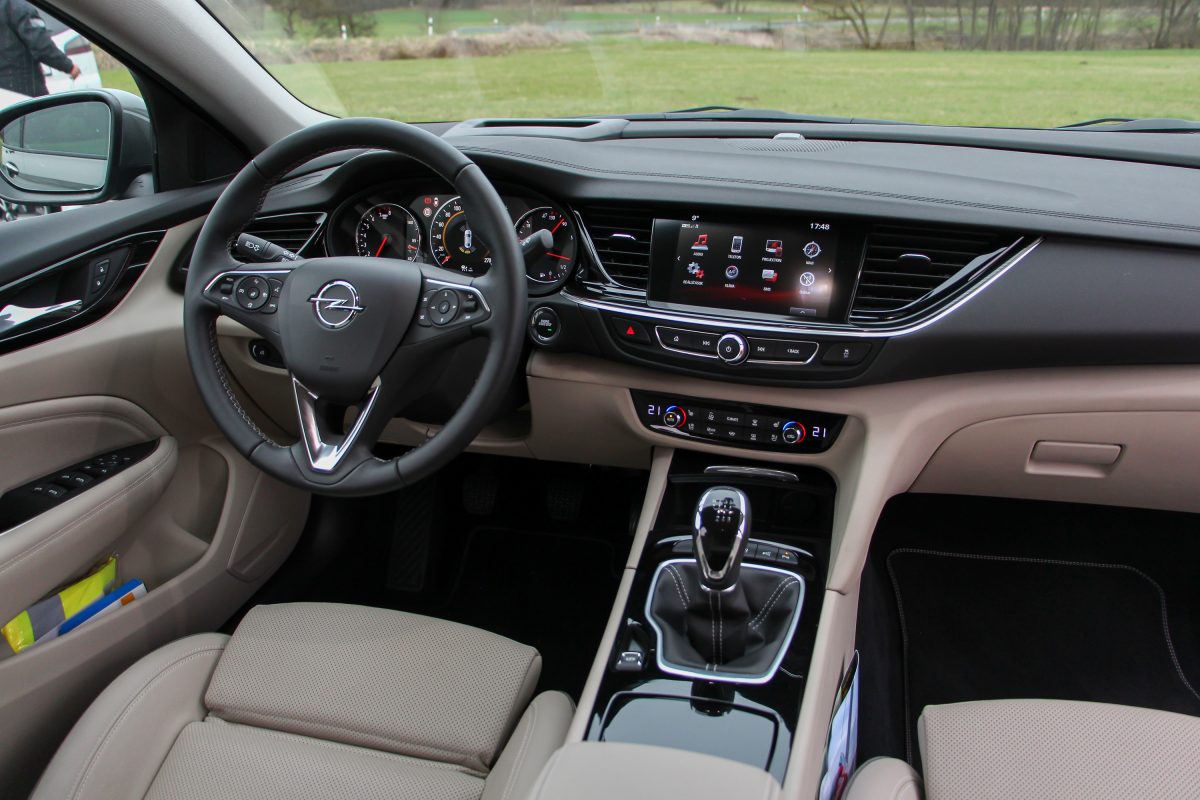 OPEL INSIGNIA