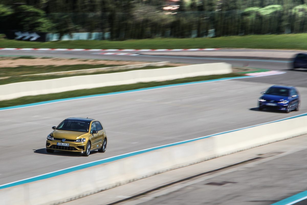 VOLKSWAGEN GOLF