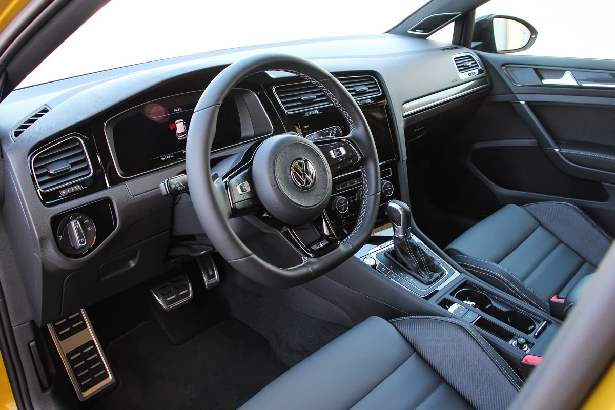 VOLKSWAGEN GOLF