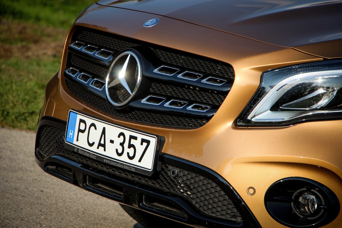 MERCEDES-BENZ