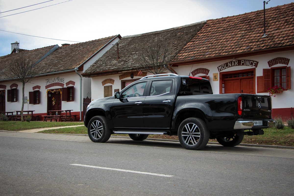MERCEDES-BENZ X-OSZTÁLY
