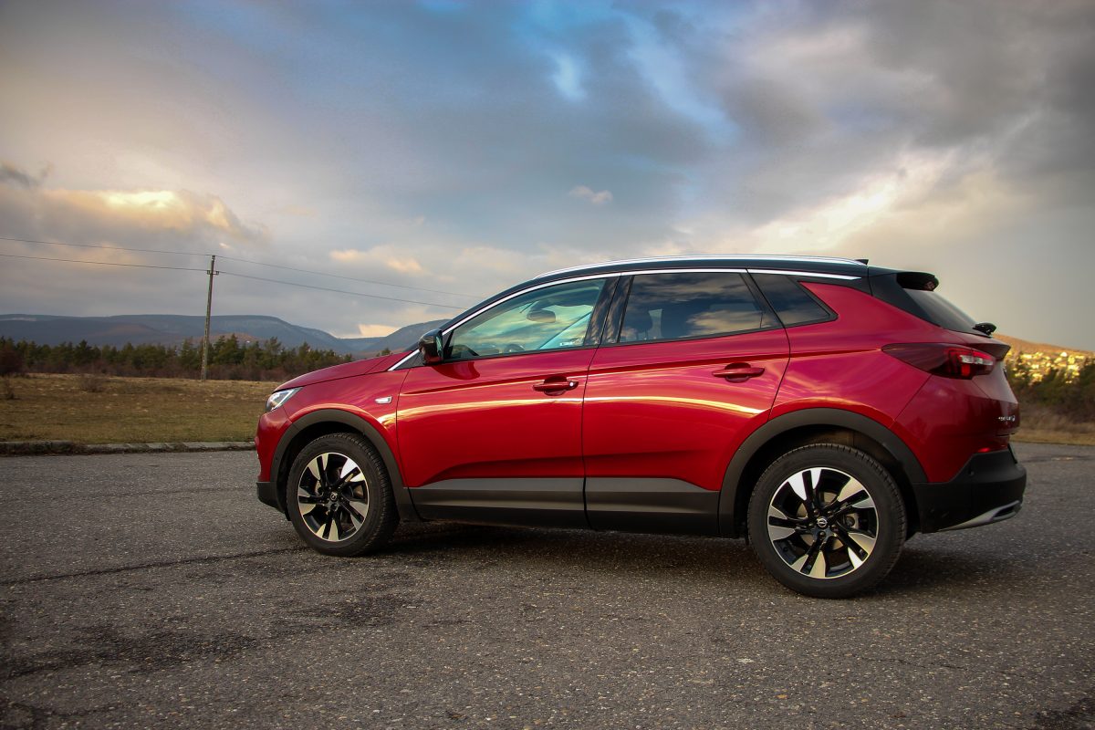 OPEL GRANDLAND X