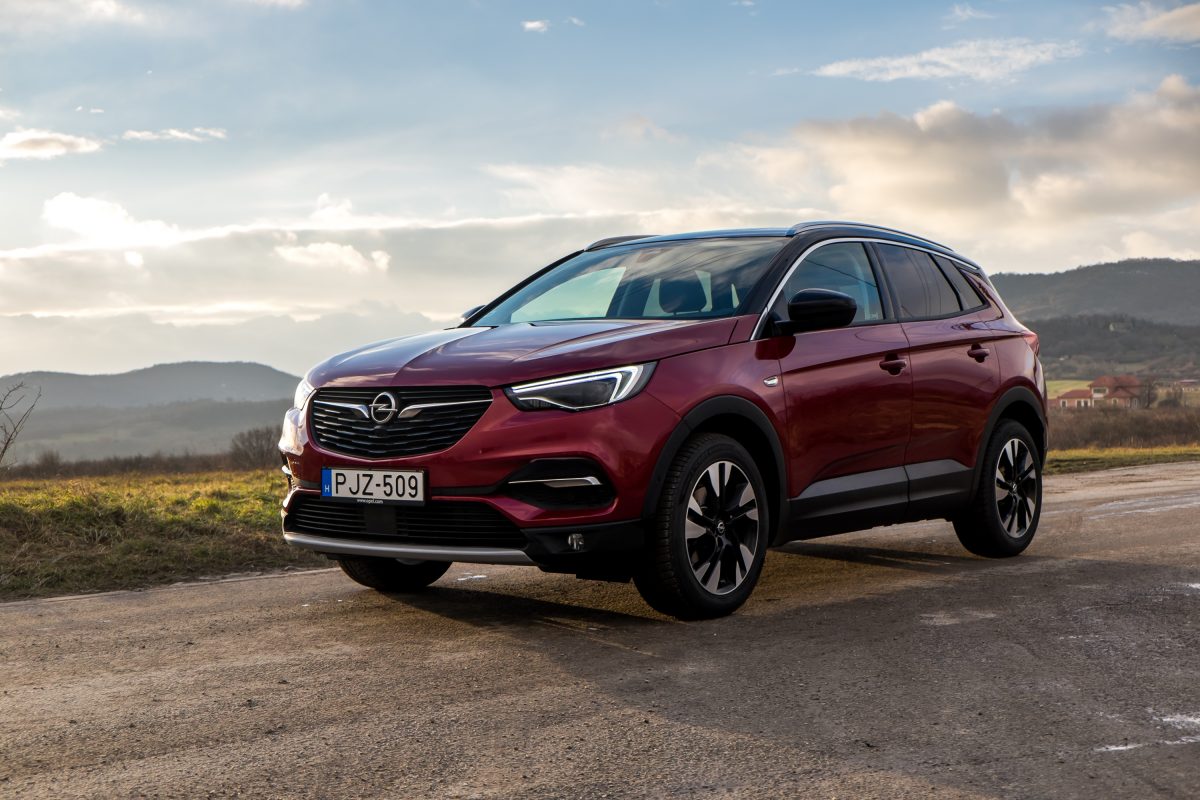 OPEL GRANDLAND X