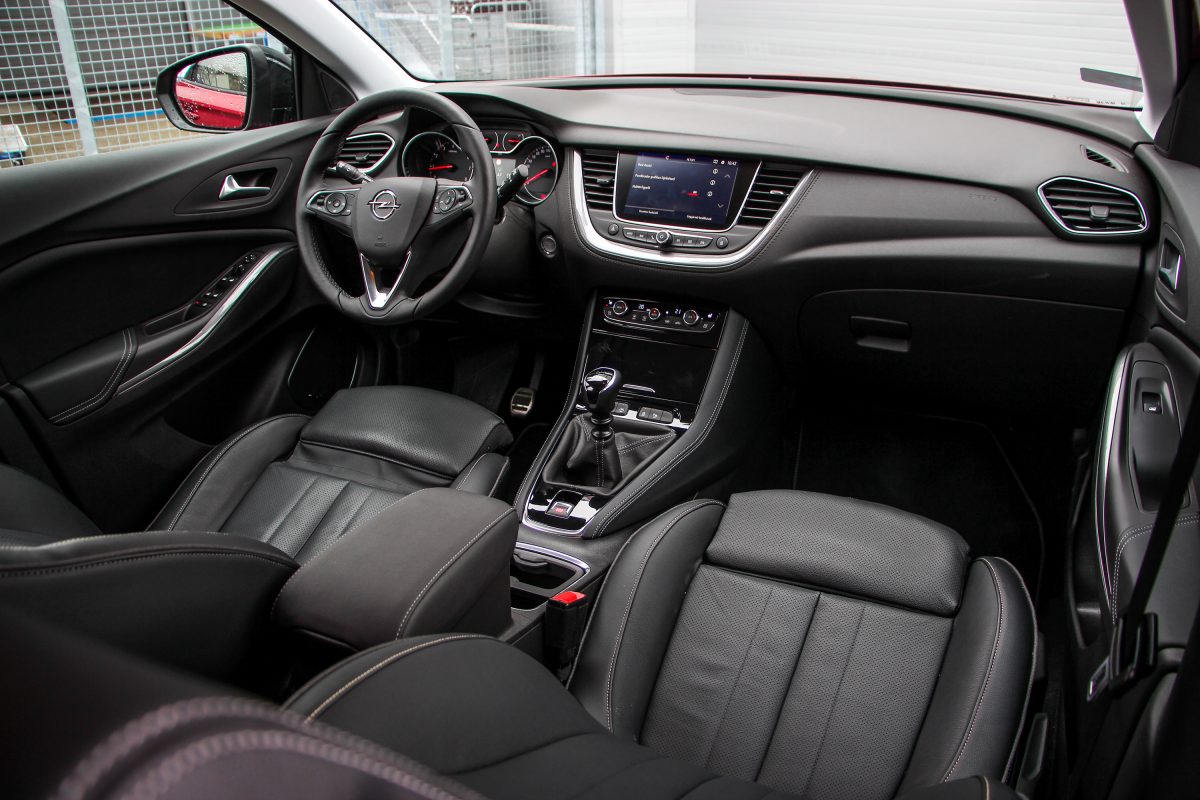 OPEL GRANDLAND X