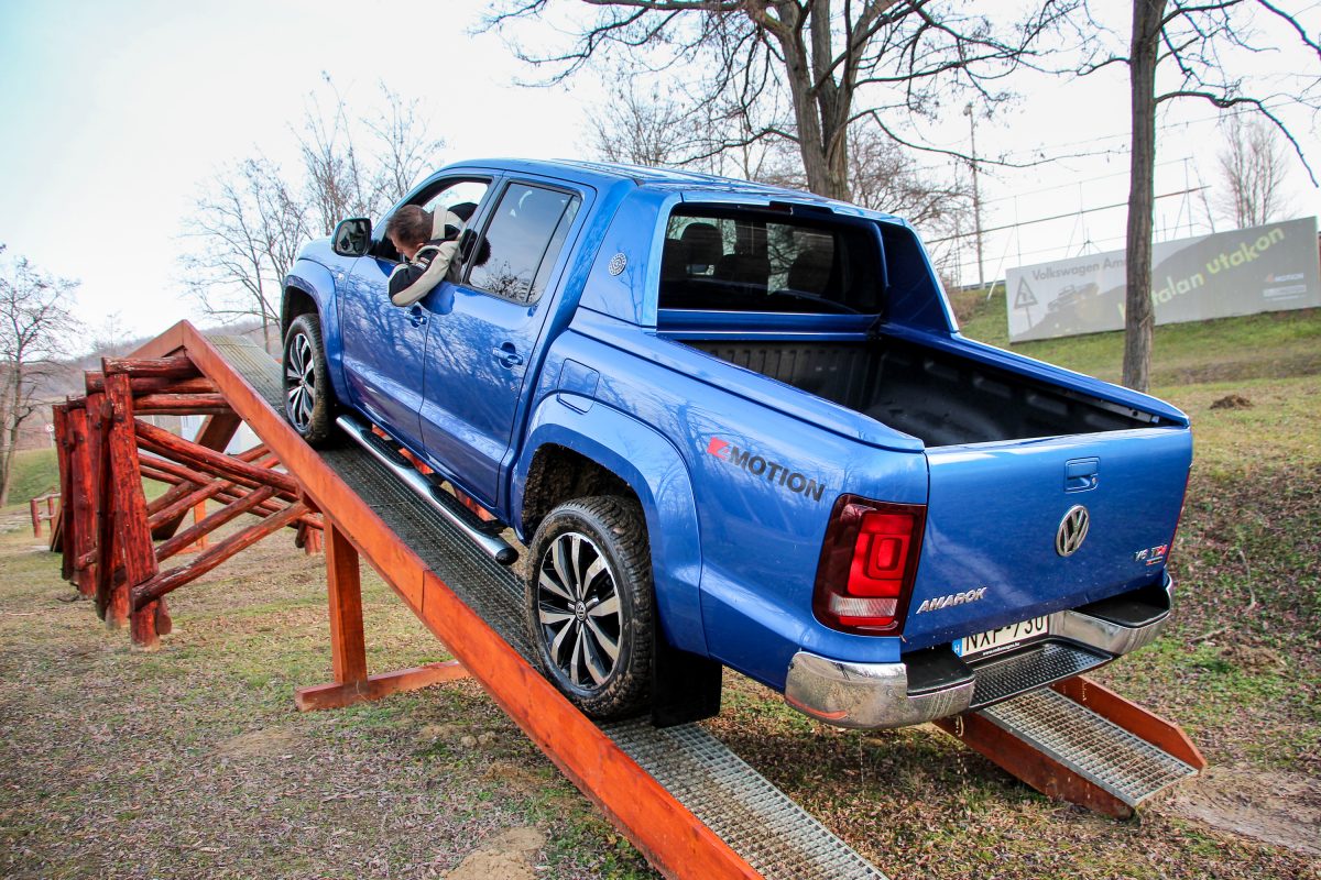 VOLKSWAGEN AMAROK