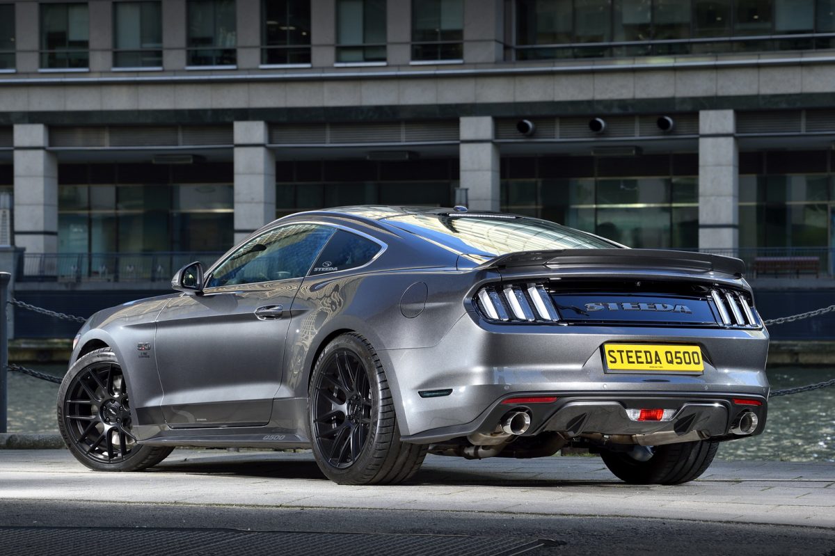 FORD MUSTANG