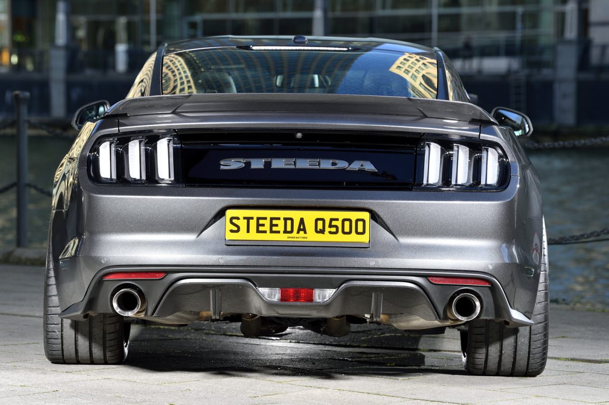 FORD MUSTANG