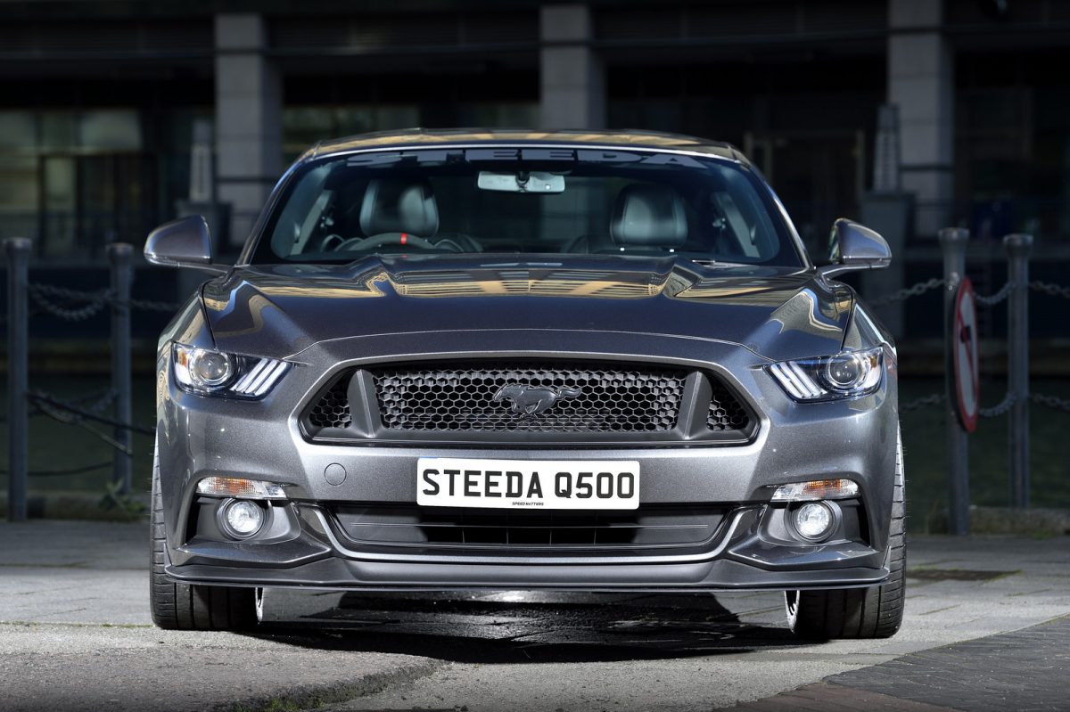 FORD MUSTANG