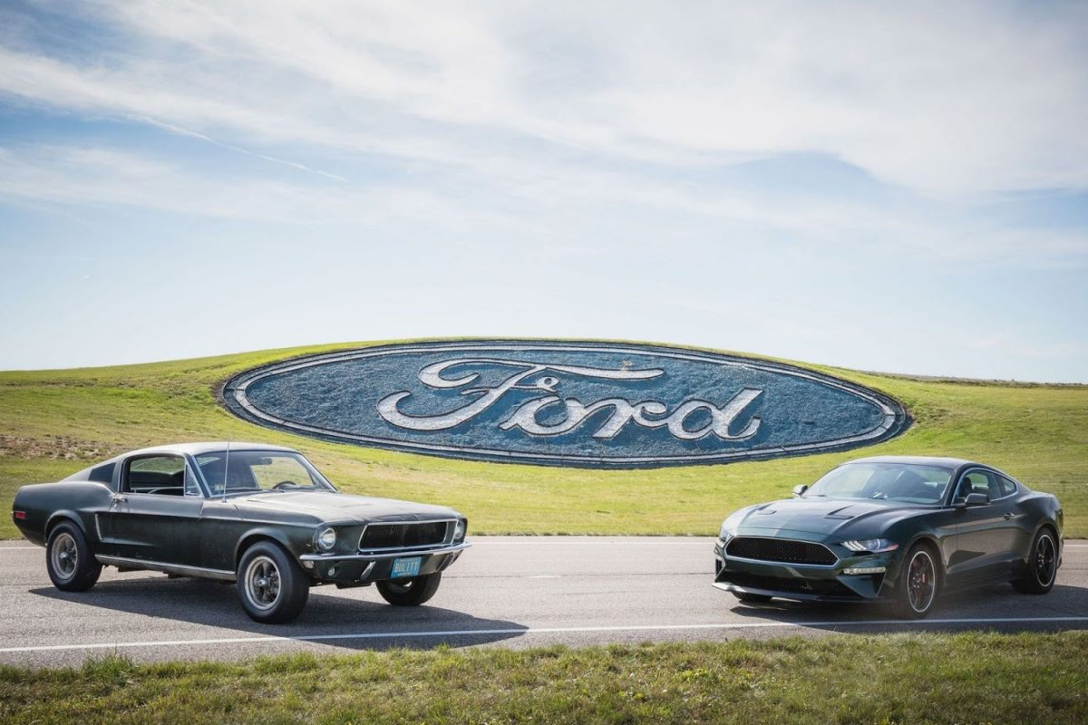 FORD MUSTANG