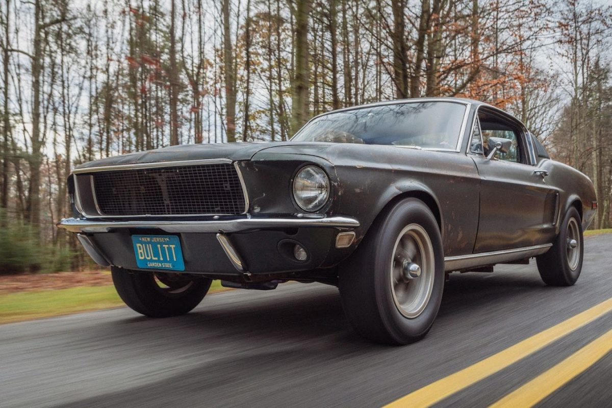 FORD MUSTANG