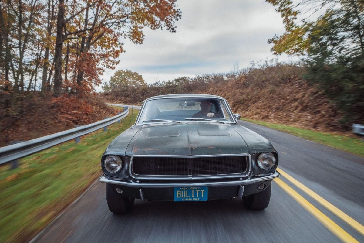 FORD MUSTANG