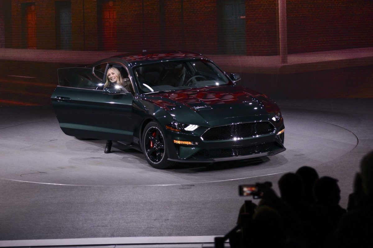 FORD MUSTANG