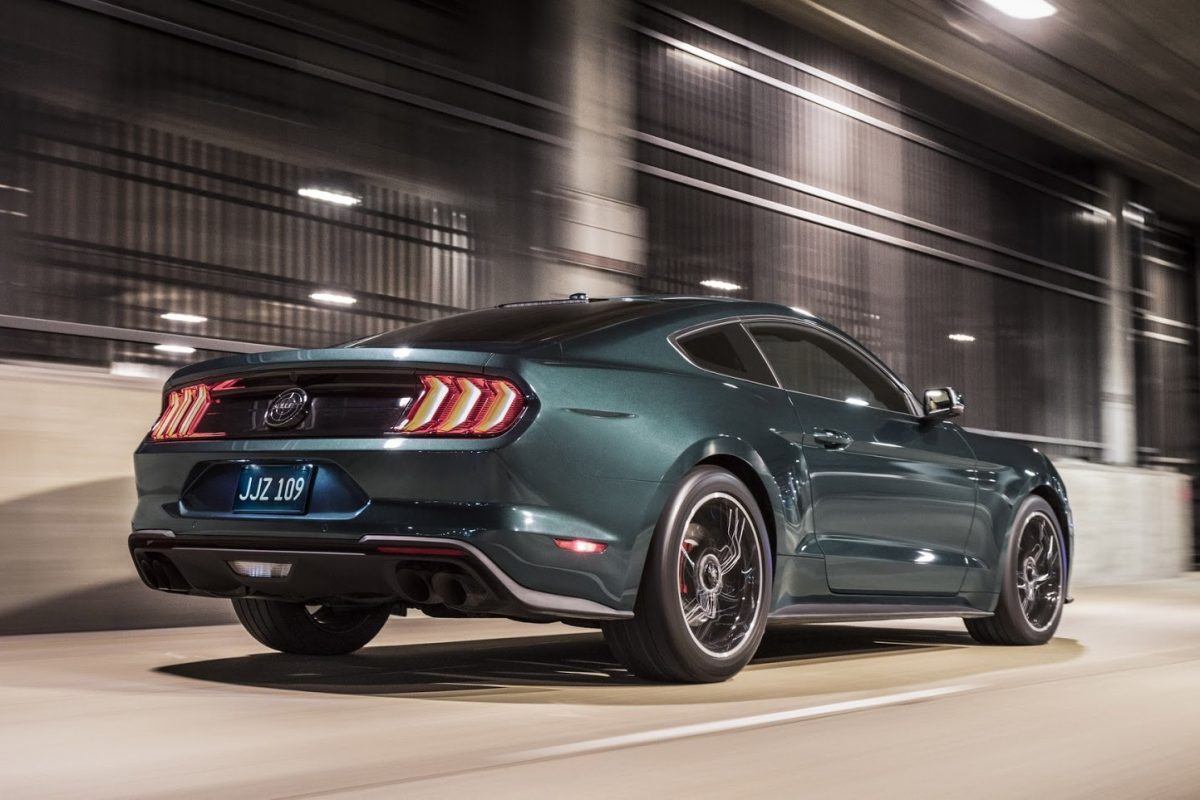 FORD MUSTANG