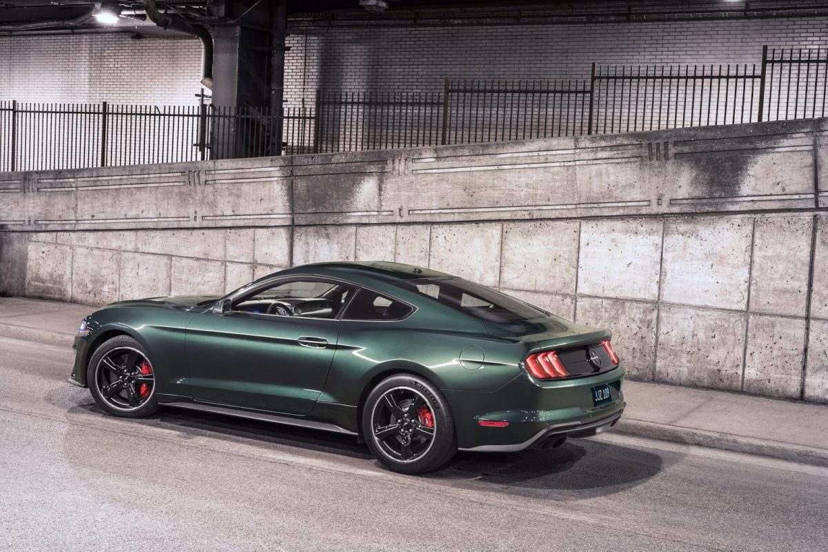 FORD MUSTANG