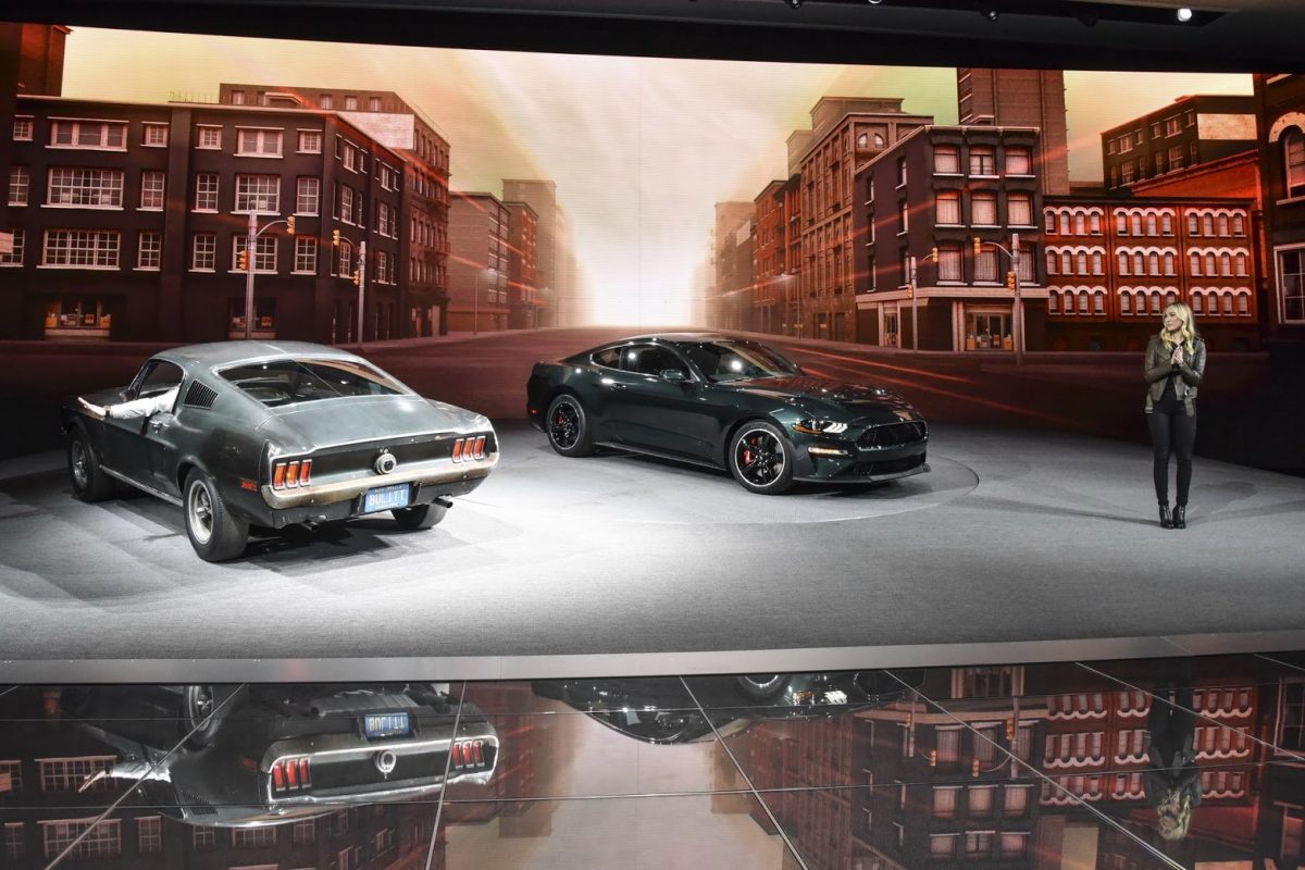 FORD MUSTANG