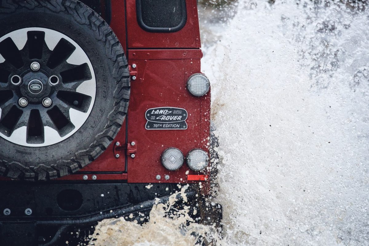 LAND ROVER DEFENDER
