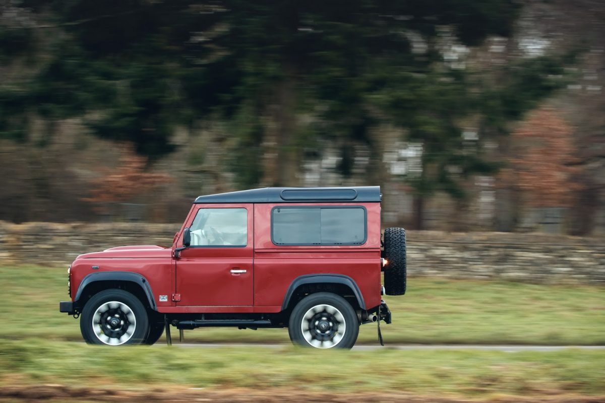 LAND ROVER DEFENDER