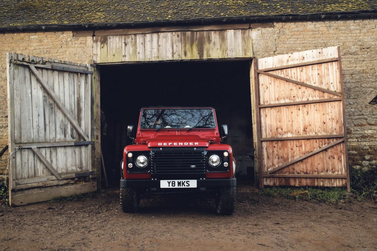 LAND ROVER DEFENDER