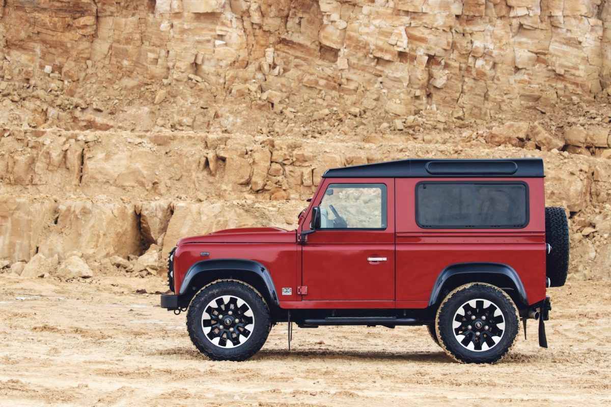 LAND ROVER DEFENDER