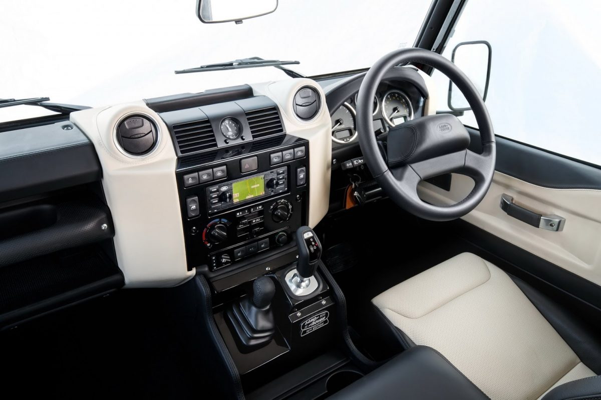 LAND ROVER DEFENDER