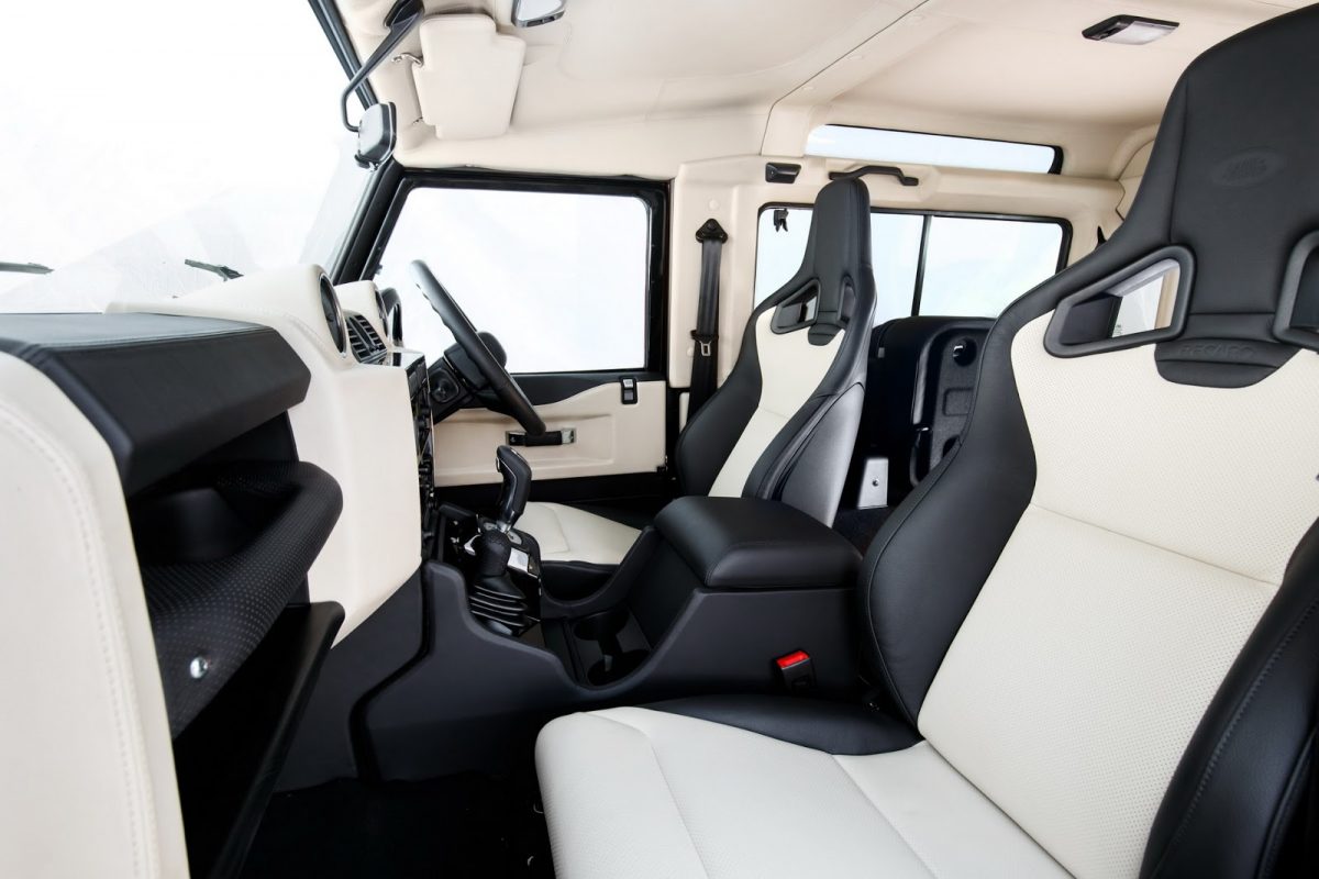 LAND ROVER DEFENDER