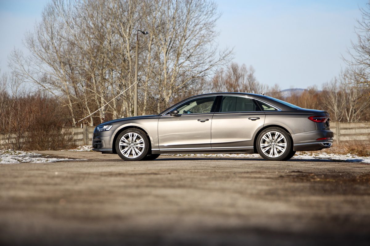 AUDI A8
