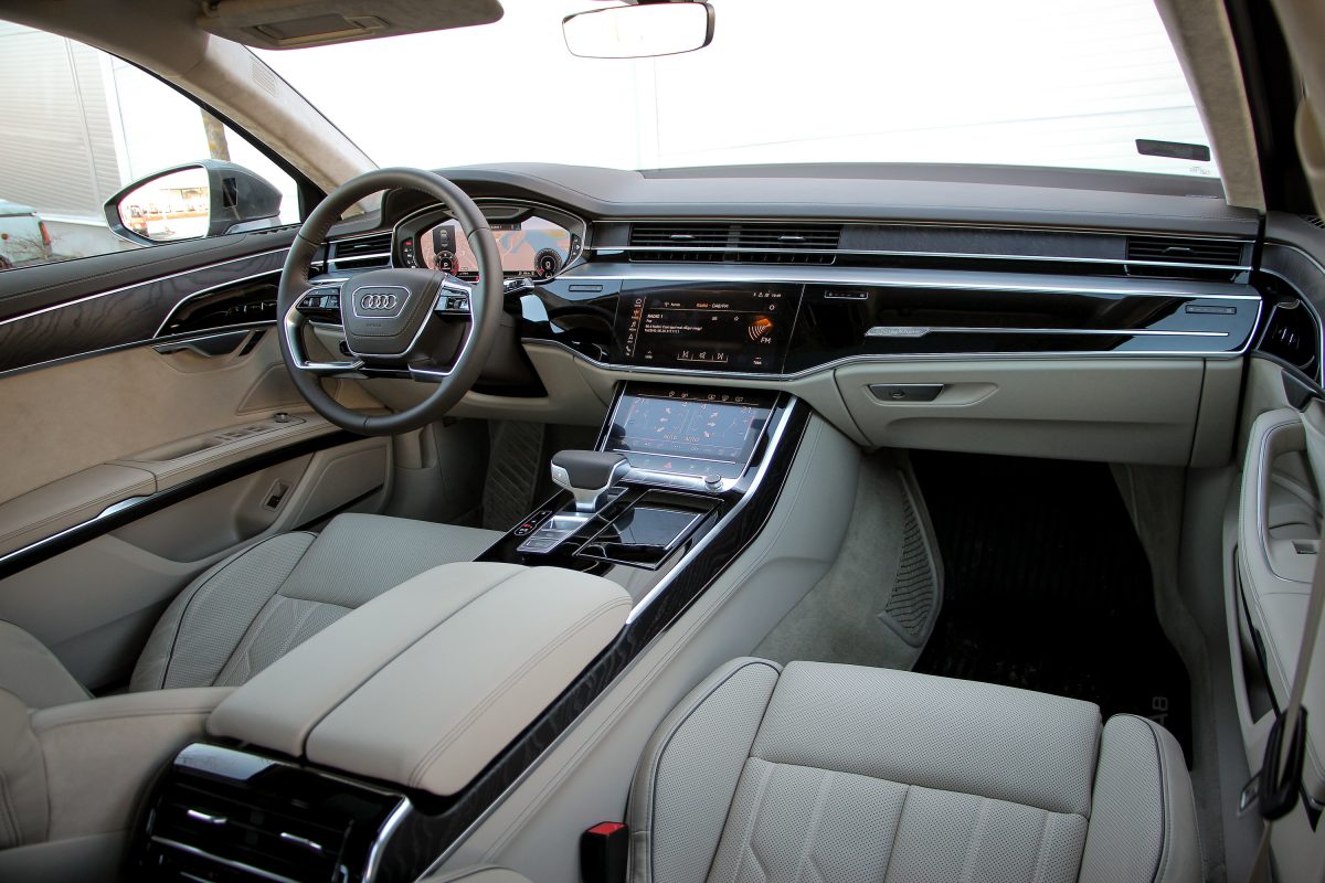 AUDI A8