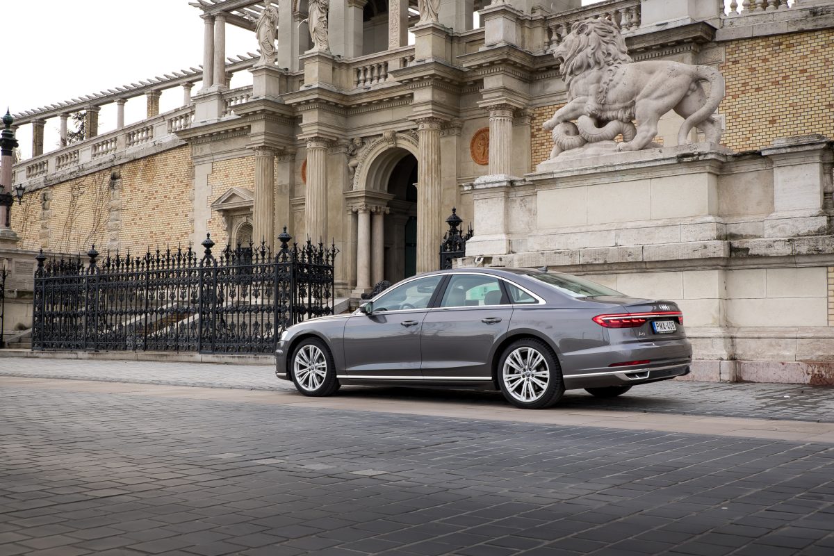 AUDI A8