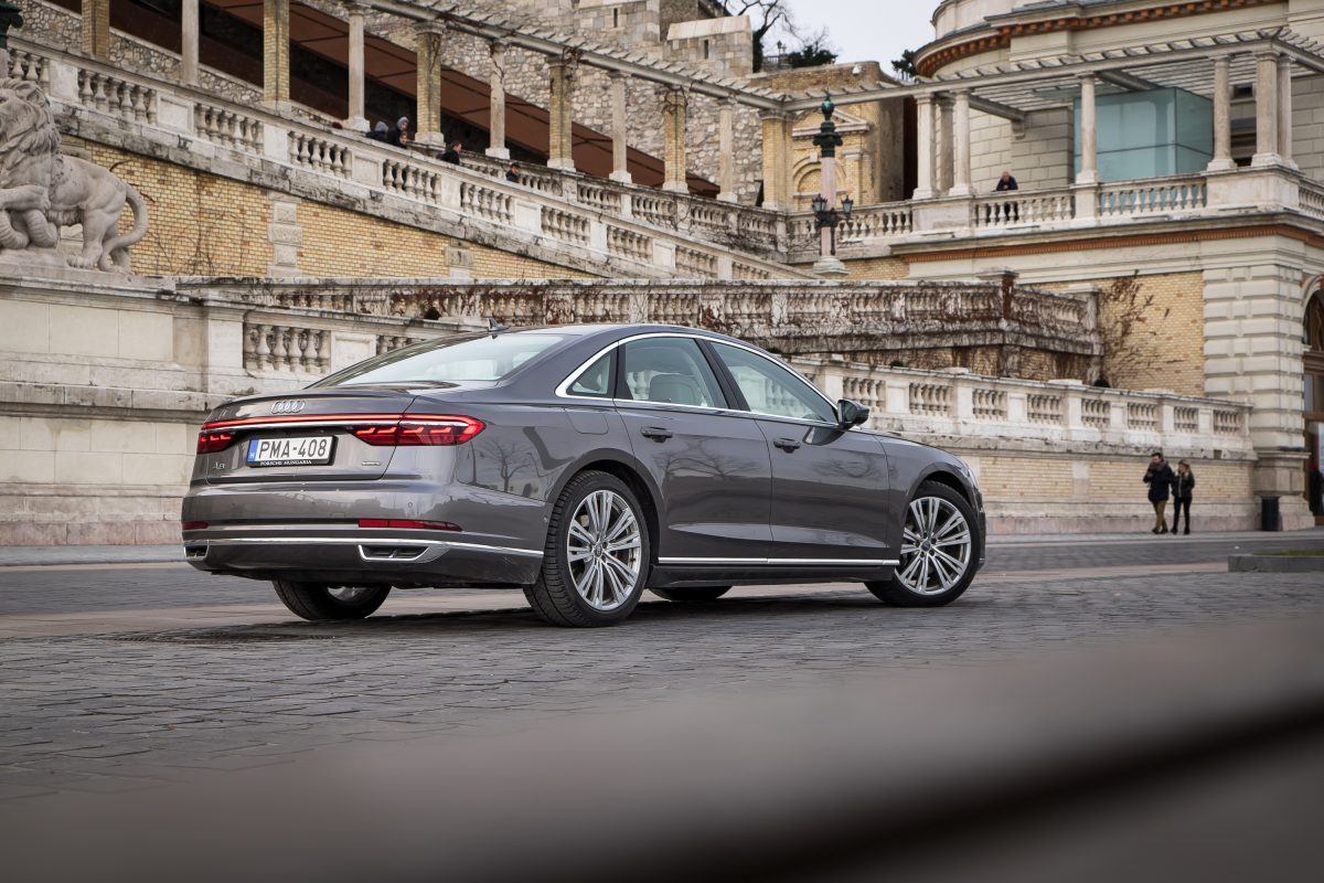 AUDI A8