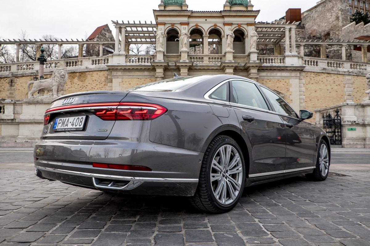 AUDI A8