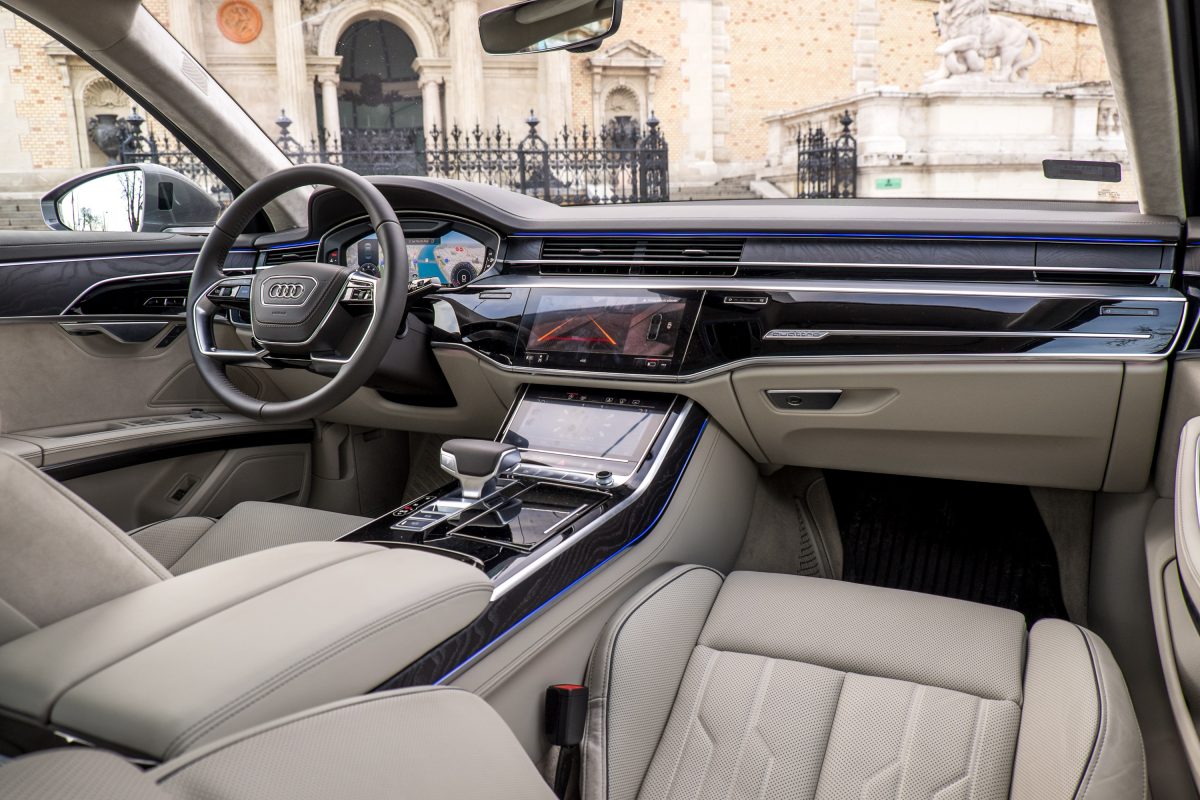AUDI A8
