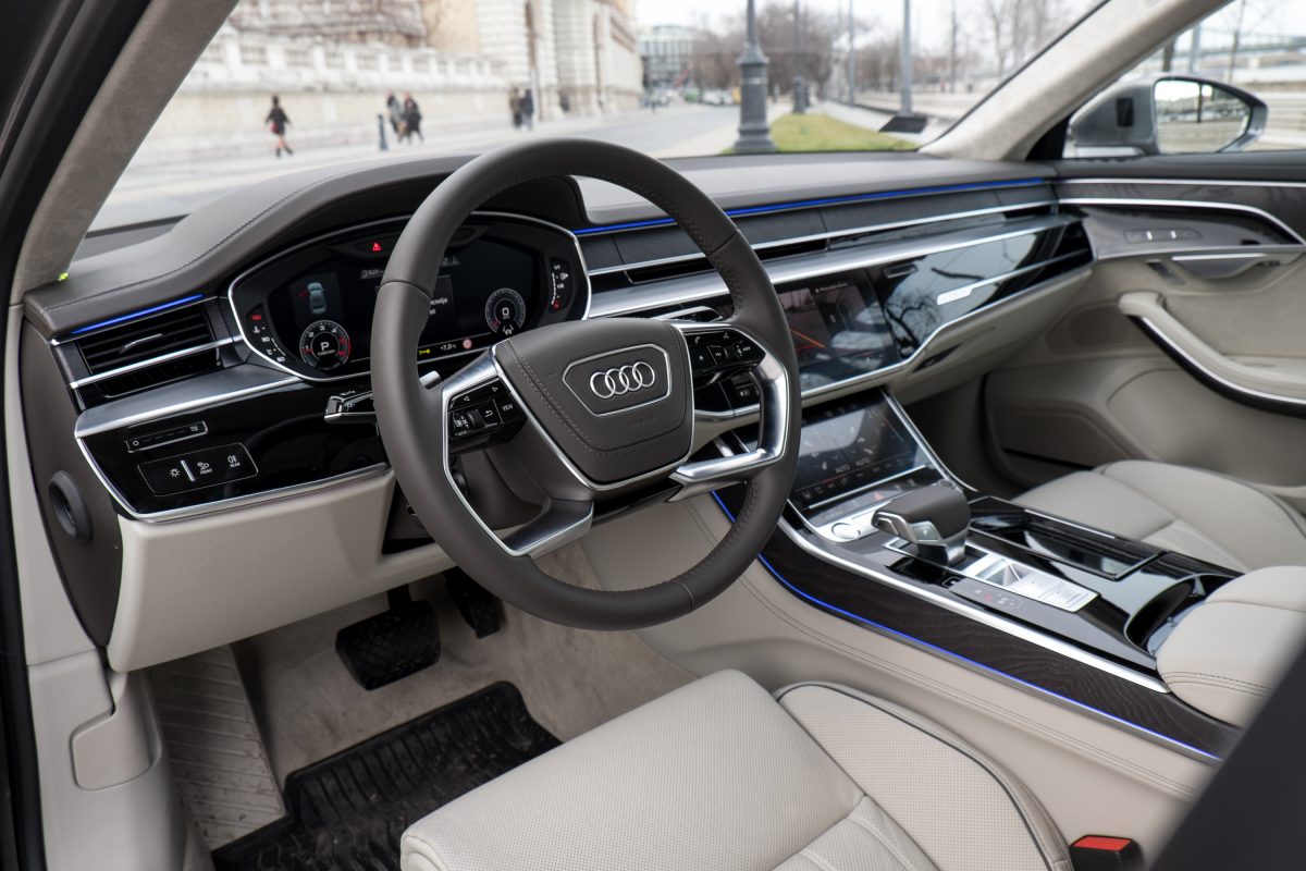 AUDI A8
