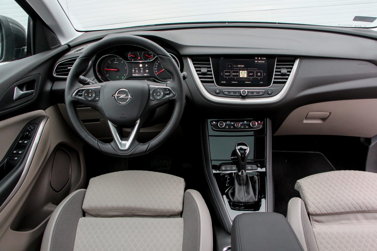 OPEL GRANDLAND X