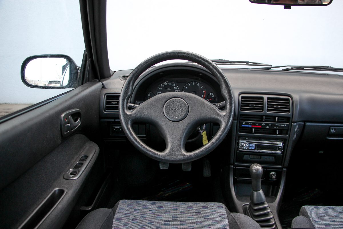 SUZUKI SWIFT