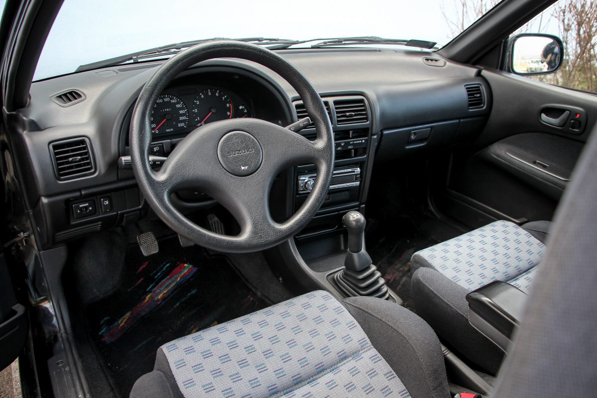SUZUKI SWIFT