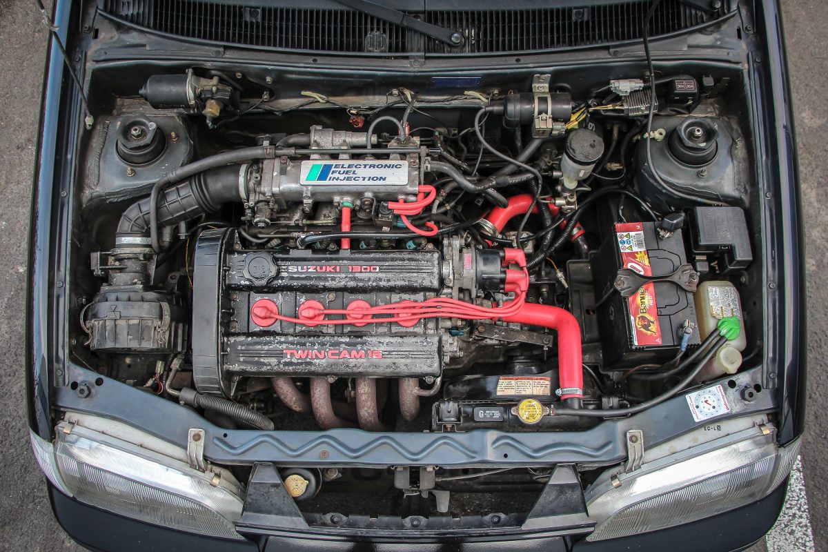 SUZUKI SWIFT