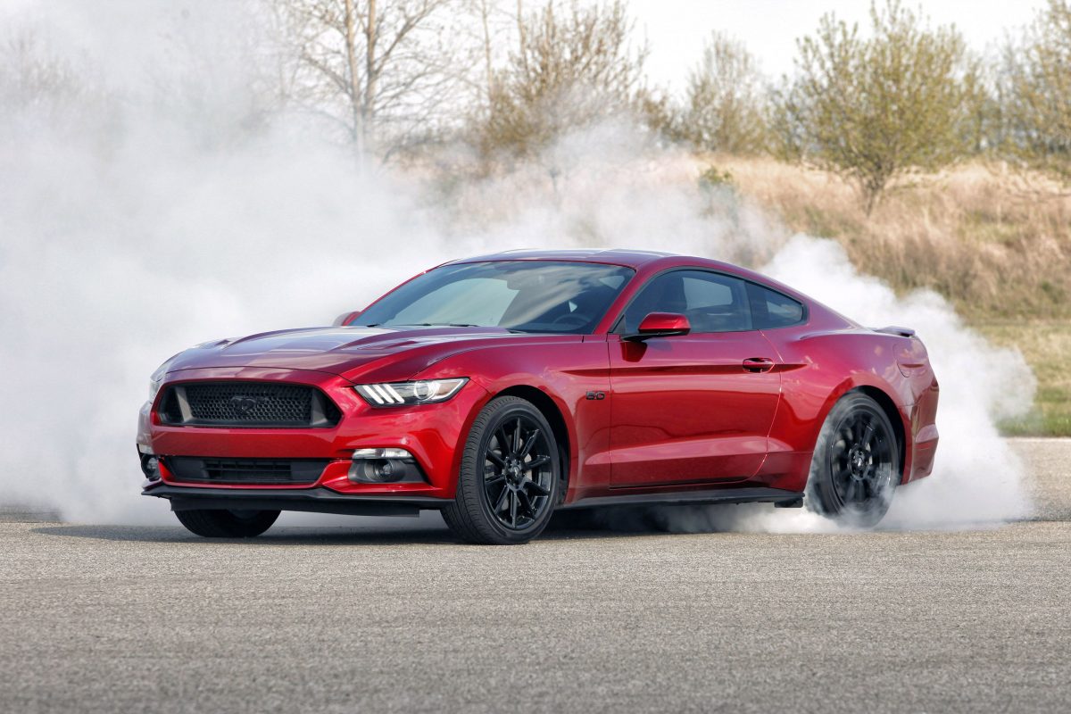 FORD MUSTANG