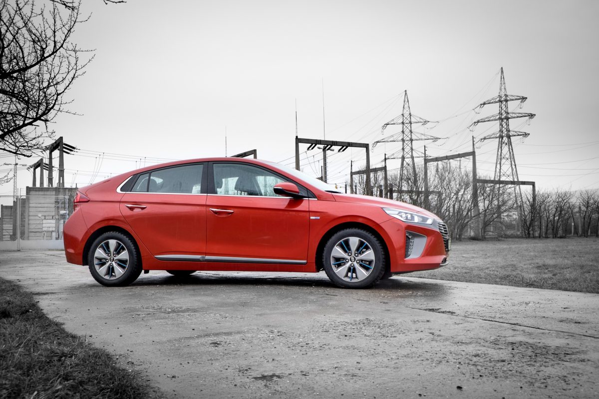 HYUNDAI IONIQ