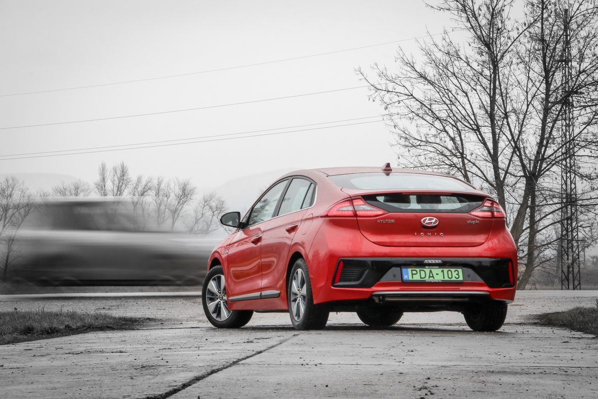 HYUNDAI IONIQ
