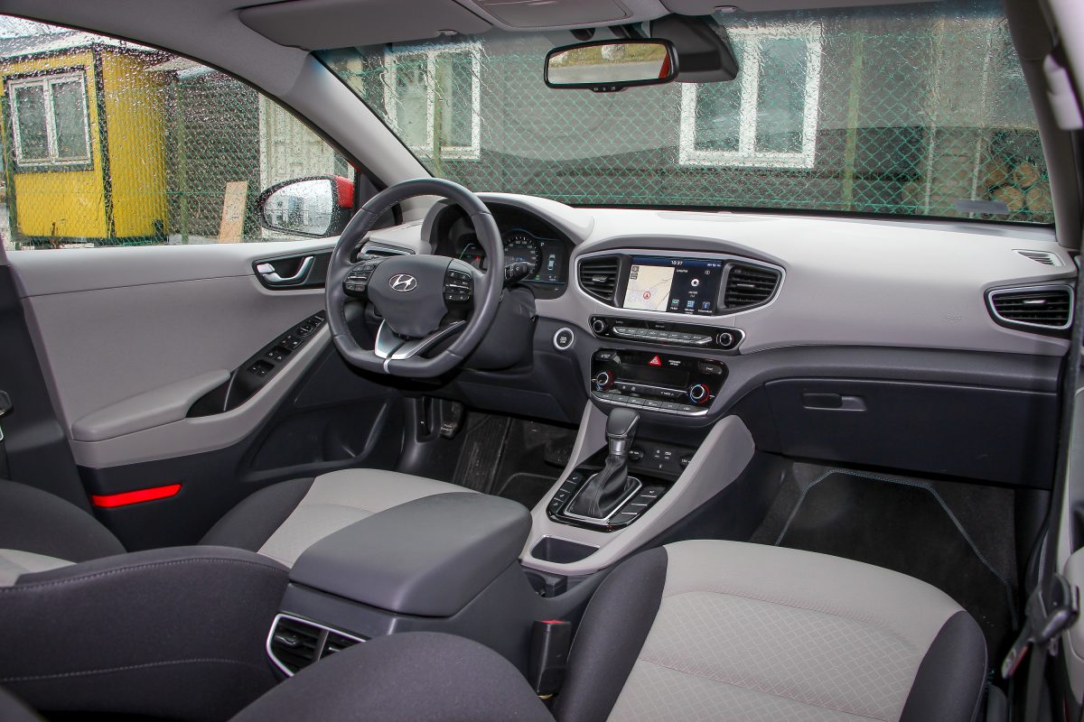 HYUNDAI IONIQ